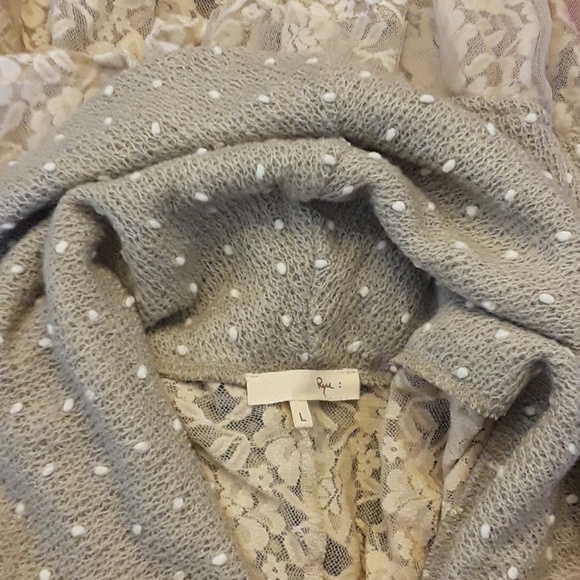 Ryu sweater - Picture 7 of 8